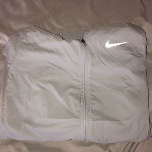 nike windbreaker